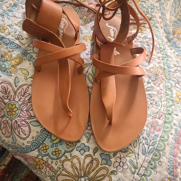 Frew people vacation day wrap sandal - Picture 6 of 11